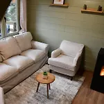 Ardenparks Petitesuisse Renardeau Chalet Manhay